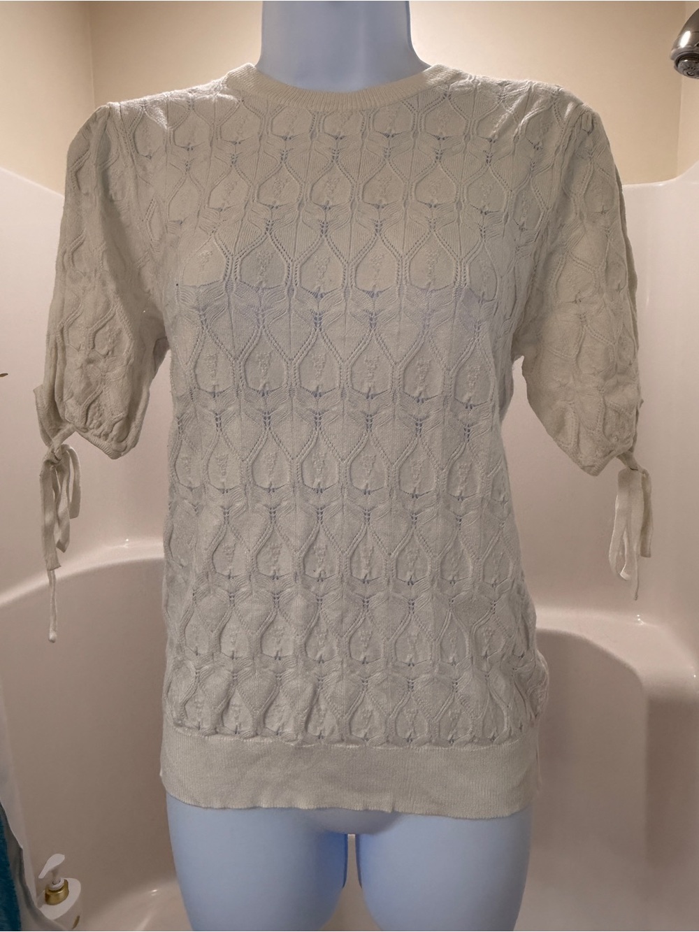 NOBODYS CHILD Women's Ivory Short-Sleeve Knit Top with Tie Sleeves. US6